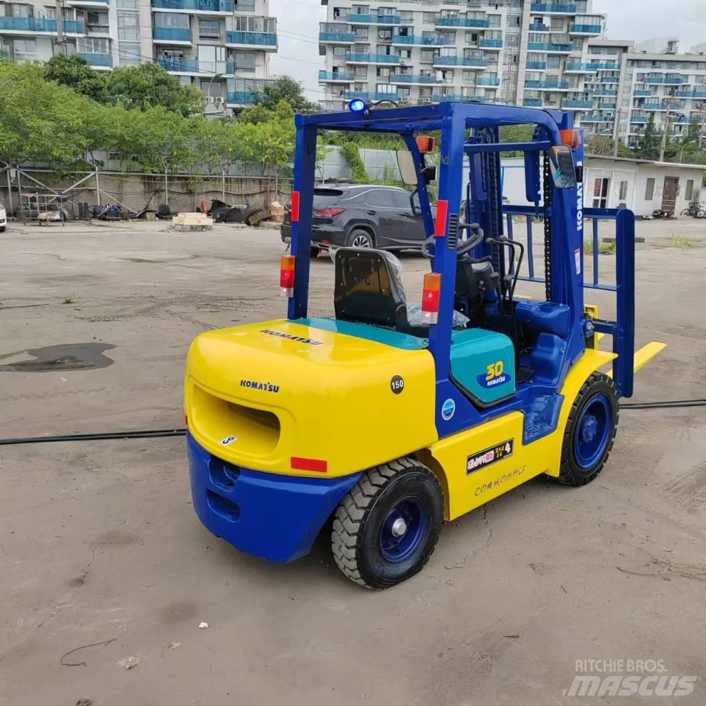 Komatsu FD 30 T-17 Дизелови камиони