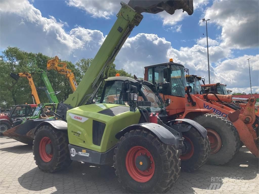 CLAAS Scorpion 756 Трактори