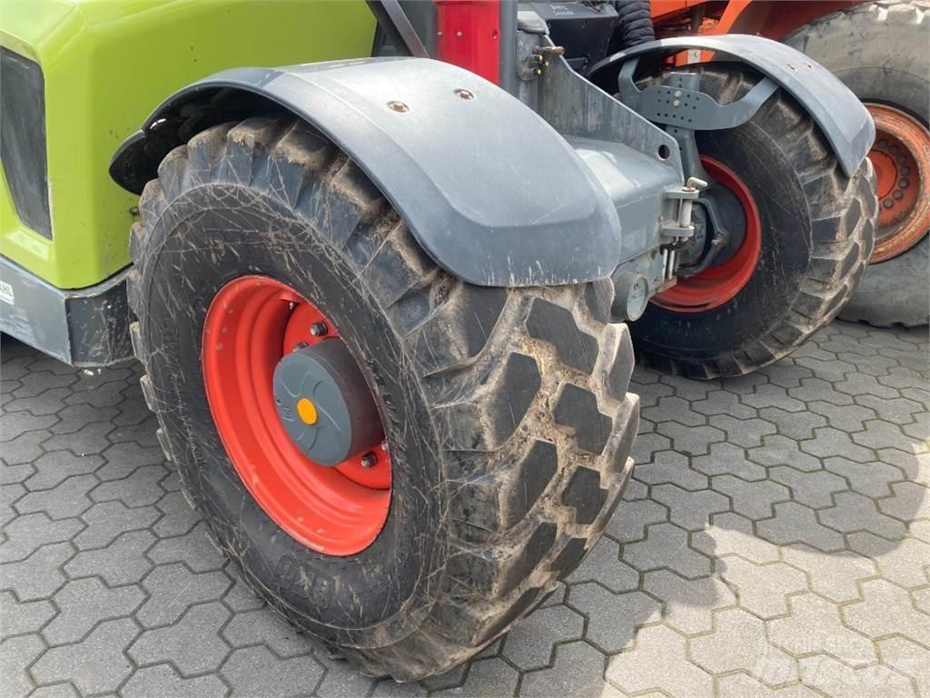 CLAAS Scorpion 756 Трактори