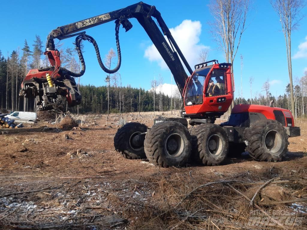 Komatsu 951 Харвестери