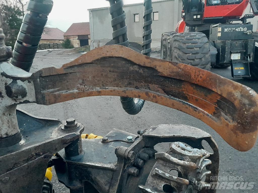 Komatsu 951 Харвестери