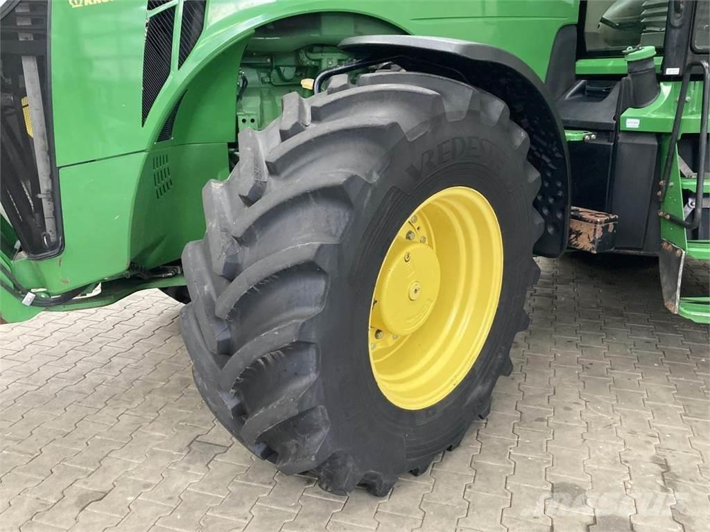 John Deere 8335R Трактори