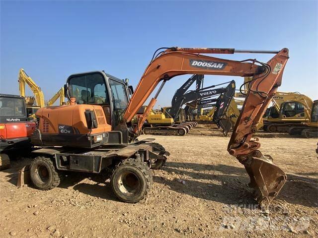 Doosan DX60W Мини екскаватори < 7 т