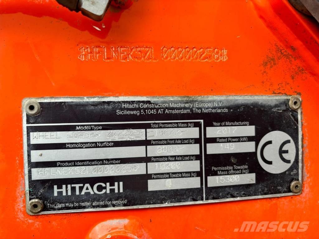 Hitachi ZW 220-6 Колесни товарачи