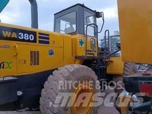 Komatsu WA 380 Колесни товарачи