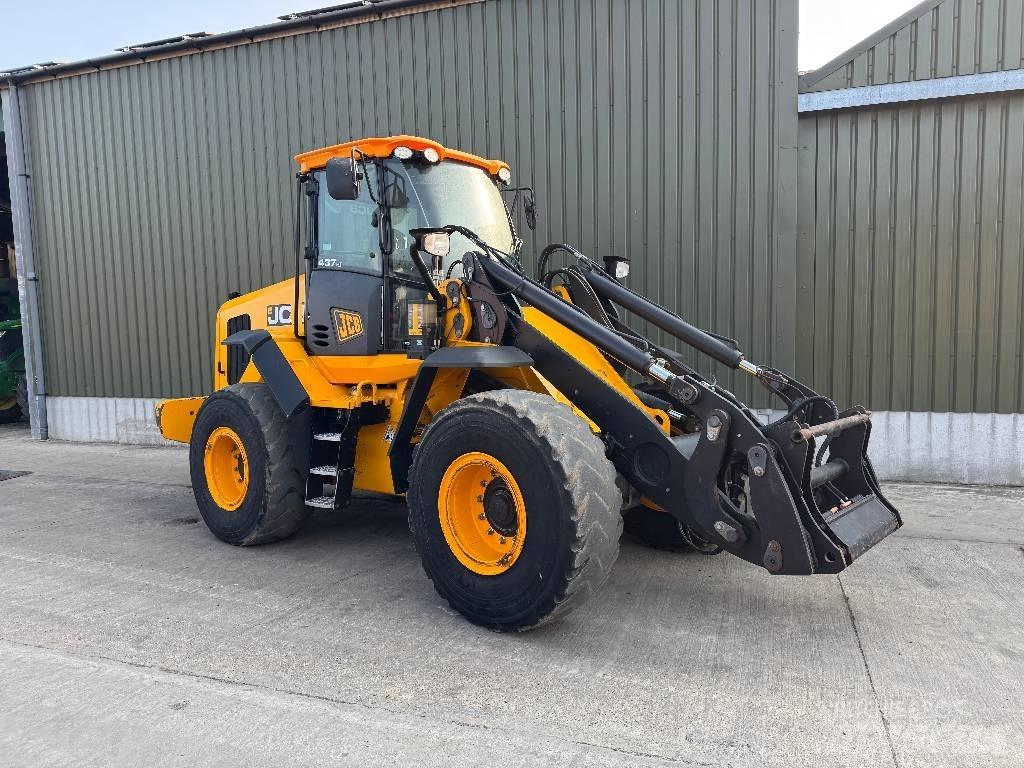 JCB 437 HT Agri Многофункционални товарачи