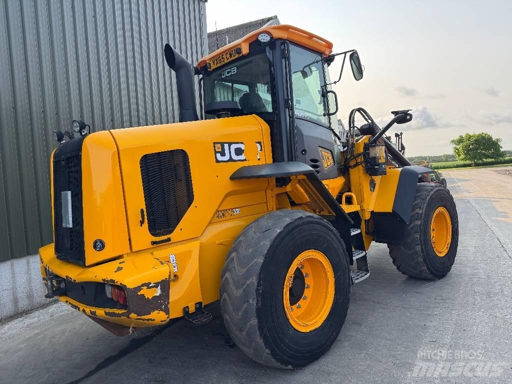 JCB 437 HT Agri Многофункционални товарачи