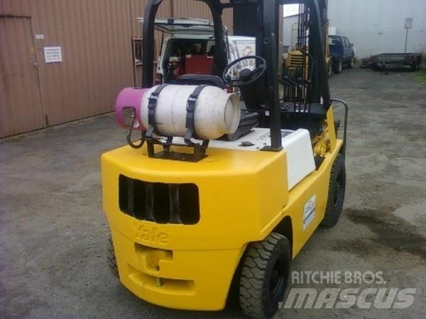 Yale 2.5 Tonne Камиони с АГУ