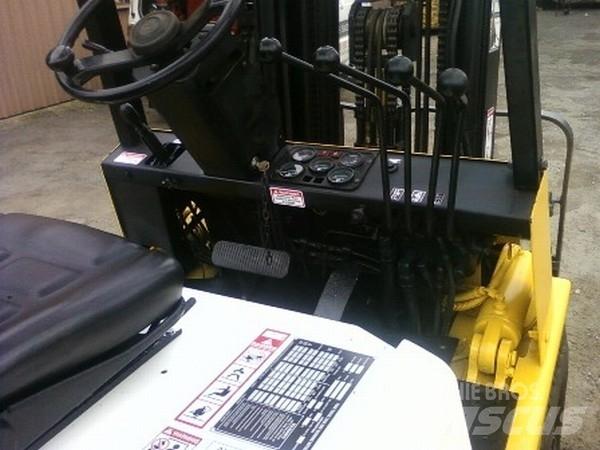 Yale 2.5 Tonne Камиони с АГУ