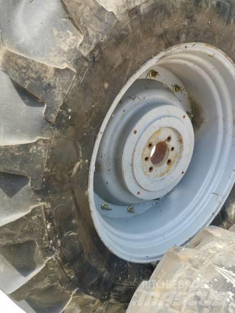 Michelin 20.8R38 Колелета/Гуми