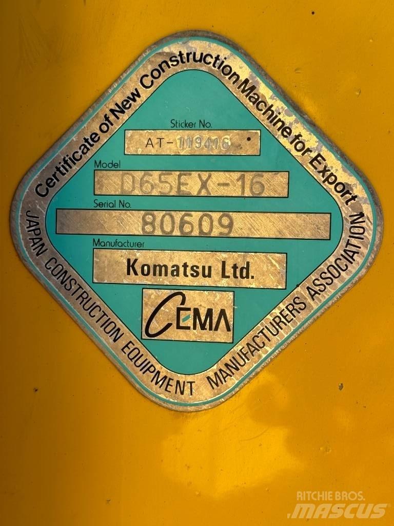 Komatsu D65EX-16 Верижни булдозери
