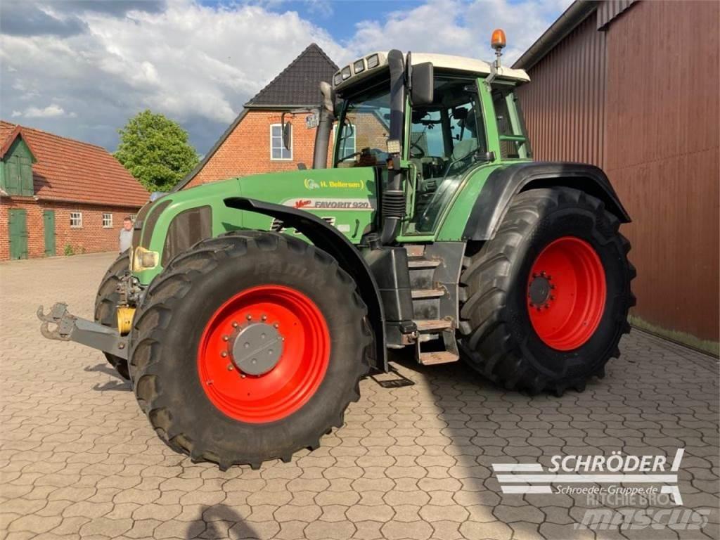 Fendt 920 VARIO Трактори