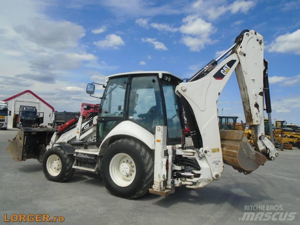 CAT 432 F Товарач със заден ексватор