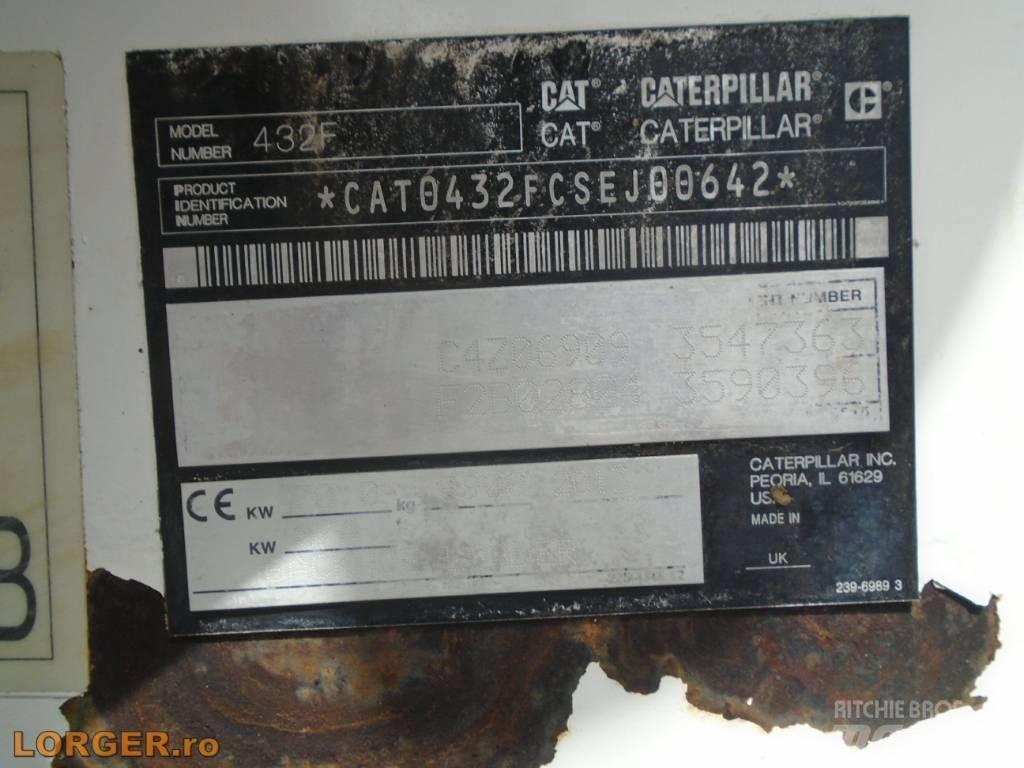 CAT 432 F Товарач със заден ексватор