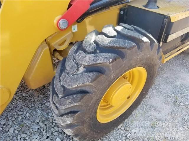 CAT 416 F Товарач със заден ексватор