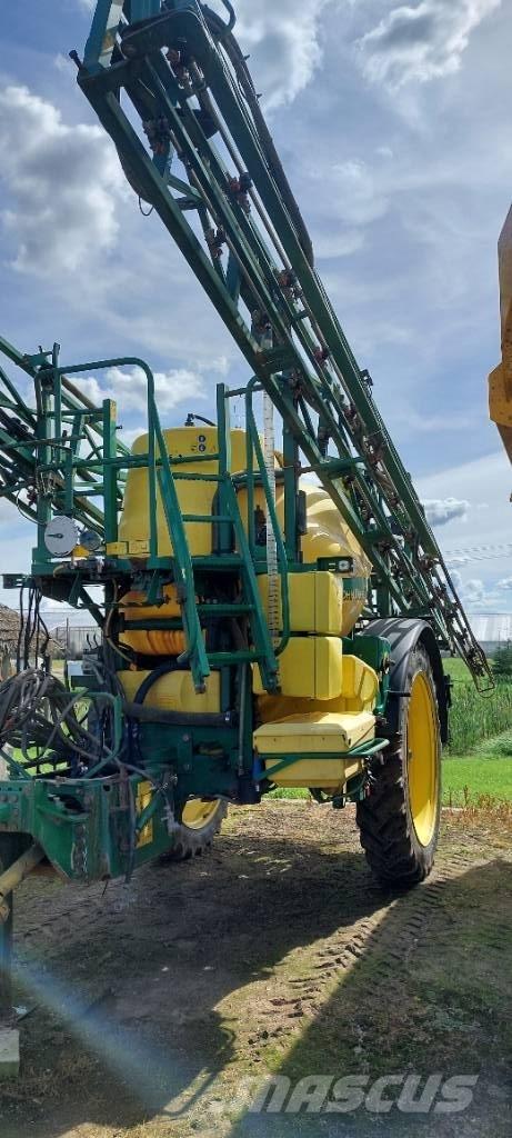 John Deere 840 i Прикачни пръскачки

