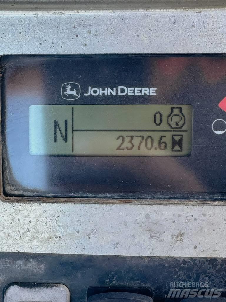 John Deere 310L EP Товарач със заден ексватор