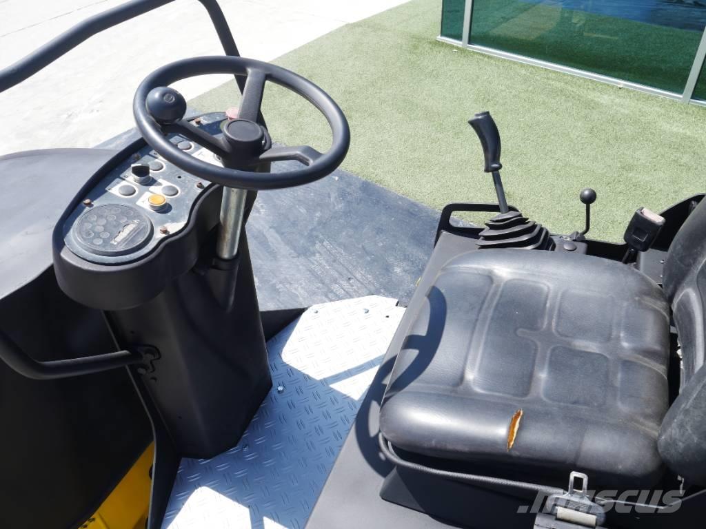 Bomag BW 120 AD-4 Двойни барабанни ролки

