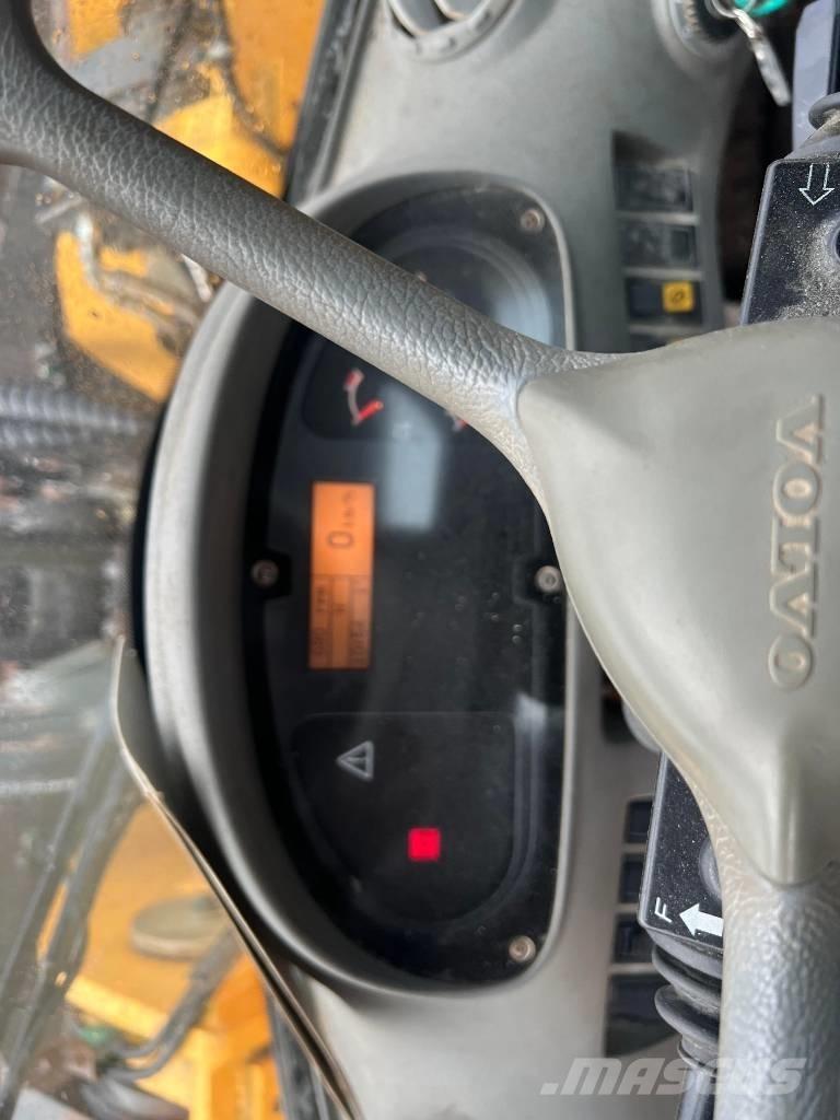 Volvo L 220 E Колесни товарачи
