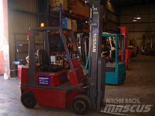 Nissan KAH01A18V Вилични кари-повдигачи - други