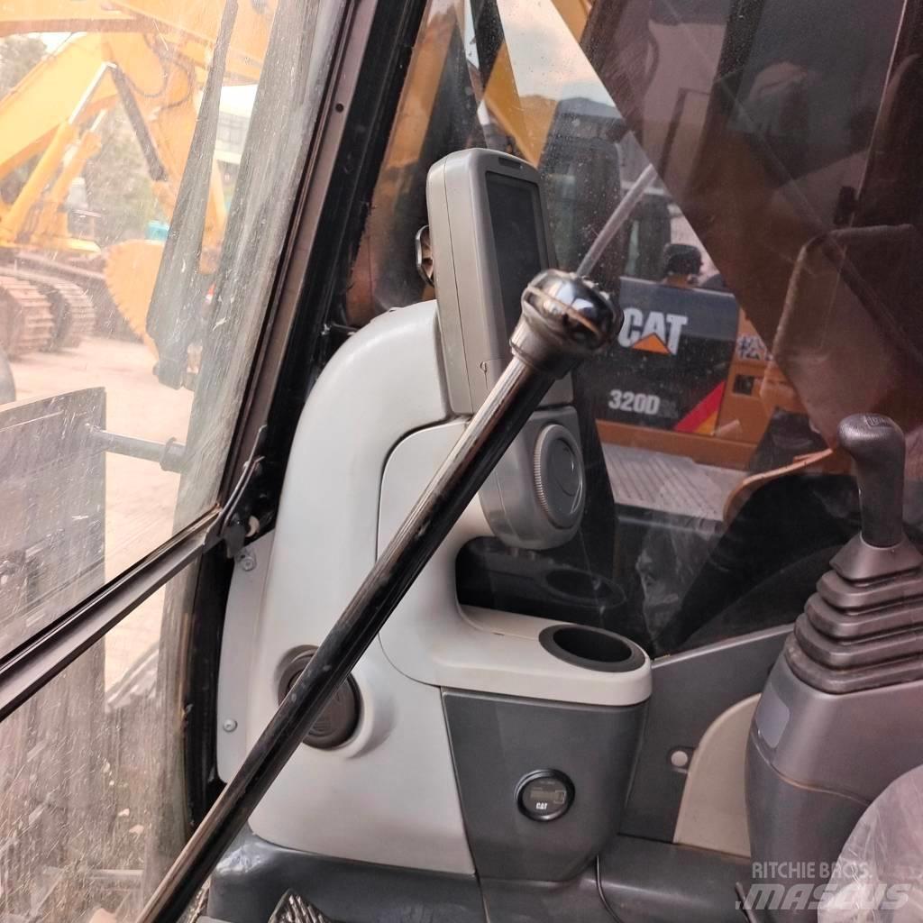 CAT 320 D Верижен екскаватор