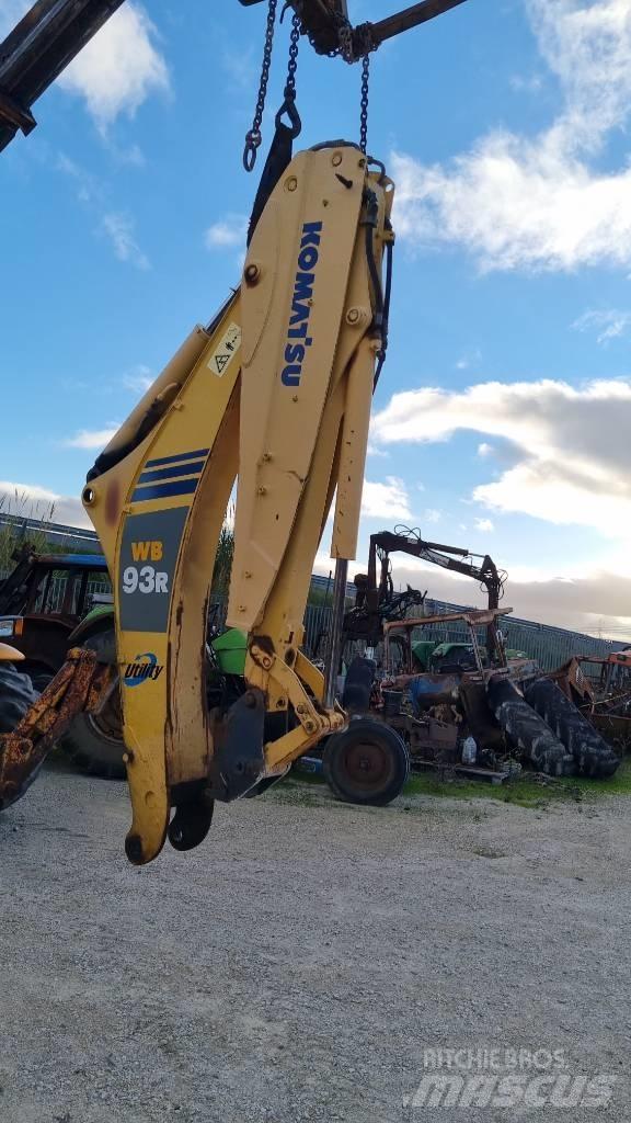 Komatsu WB93 R5 Товарач със заден ексватор