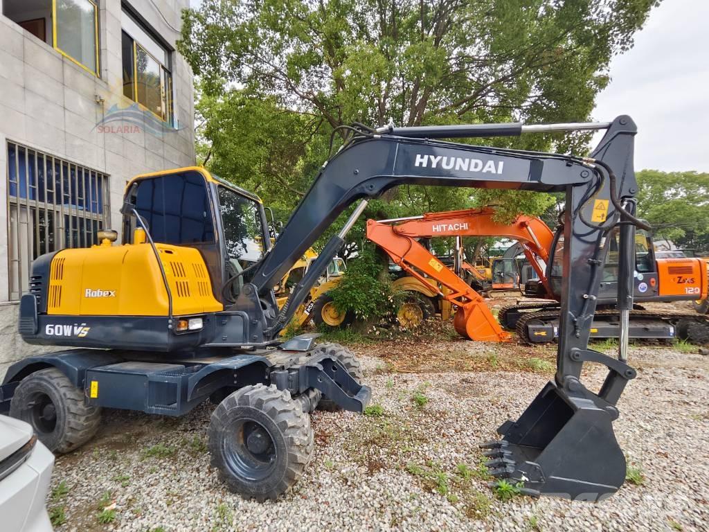 Hyundai R60W Колесни екскаватори