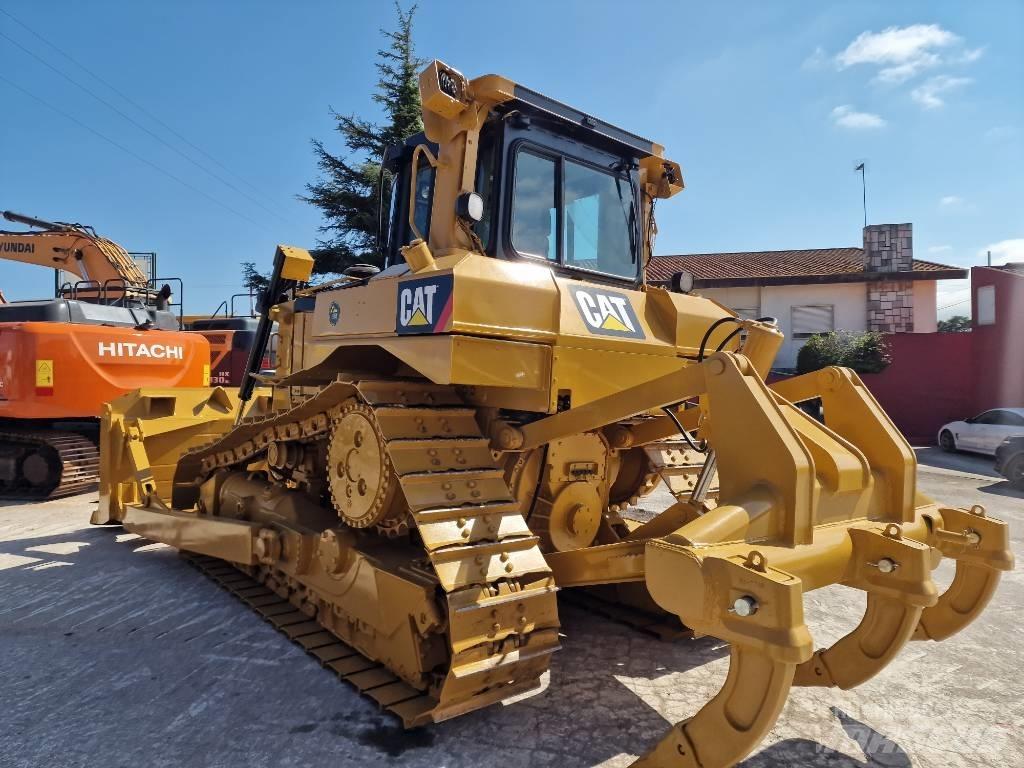 CAT D 6 T XL Верижни булдозери
