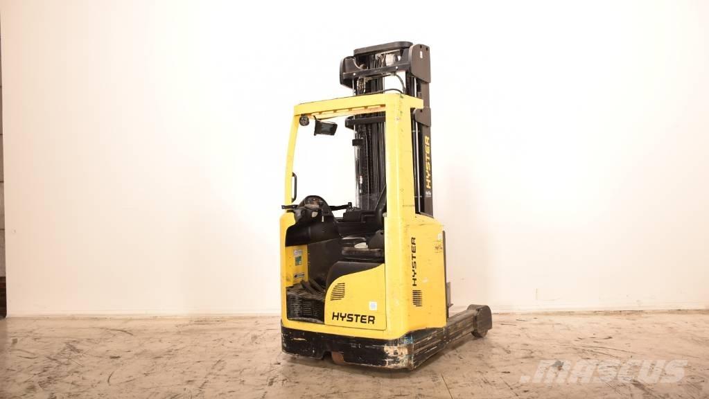 Hyster R 1.6 Ретрак/ Високоповдигач с изместване на вилката напред