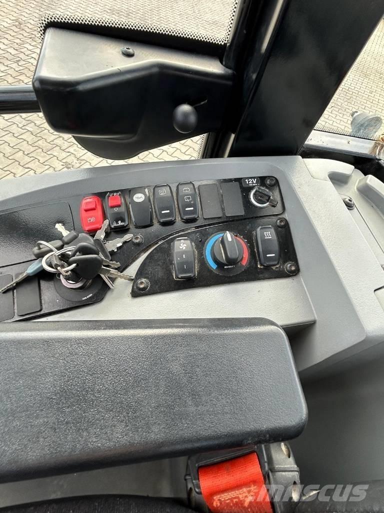 CAT 907 M Колесни товарачи