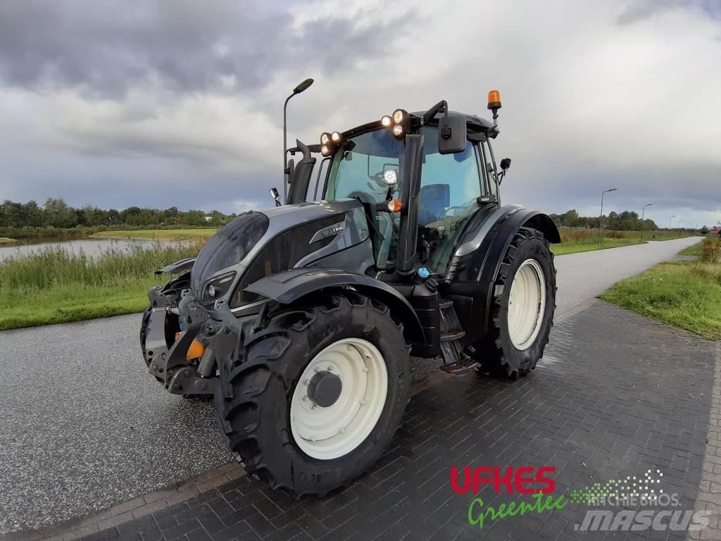 Valtra N134 Трактори
