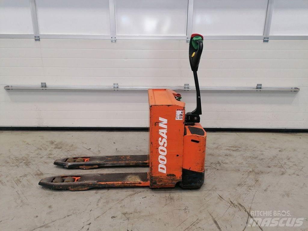 Doosan LEDH20M Нископовдигач