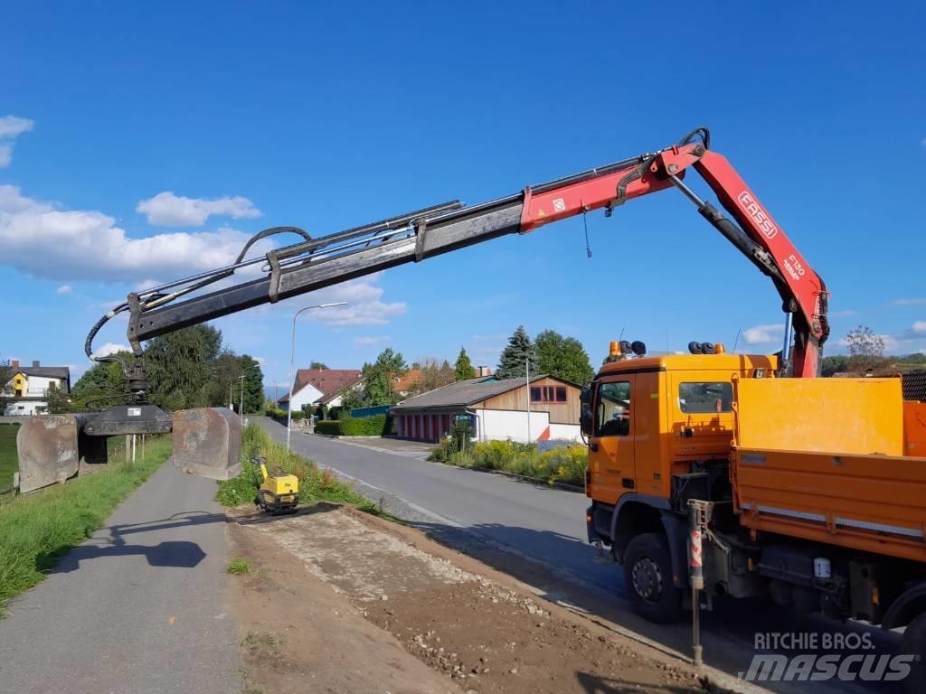 Fassi 130 Товарещи кранове
