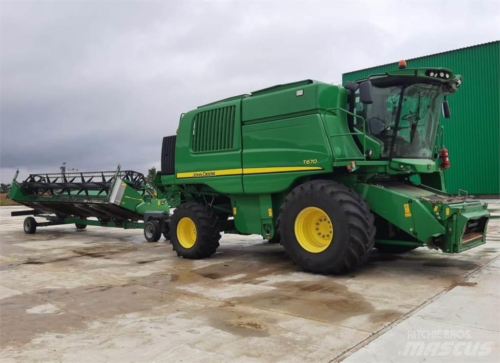 John Deere T670 Комбайни