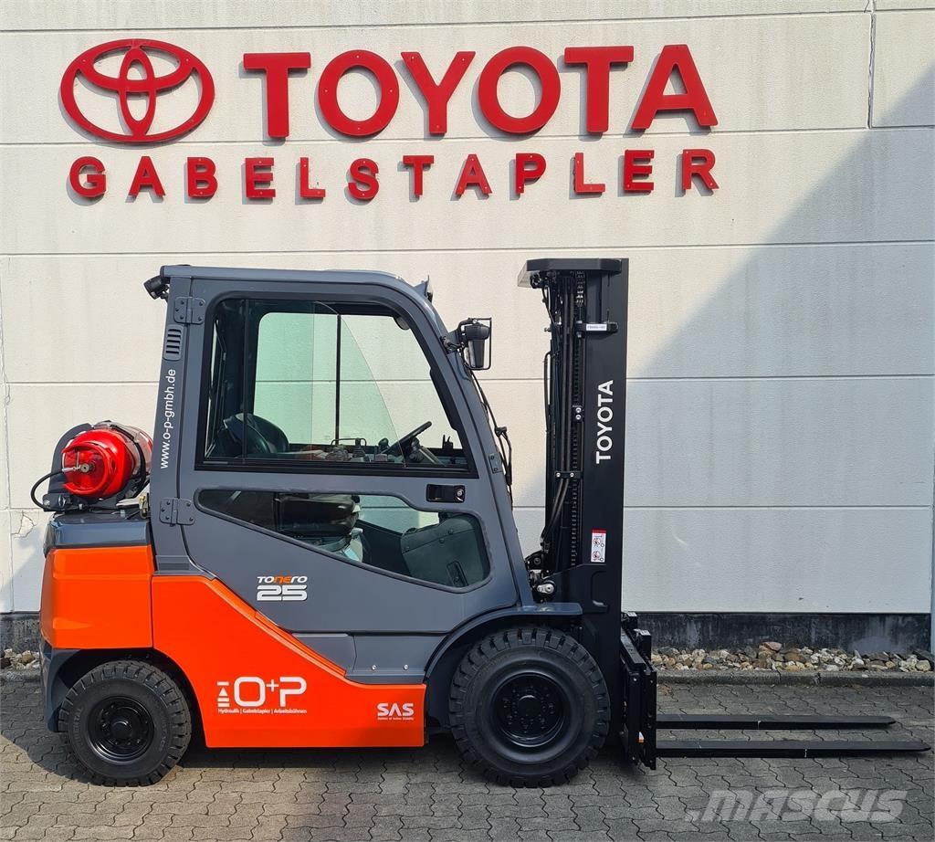 Toyota 02-8FGF25 Камиони с АГУ