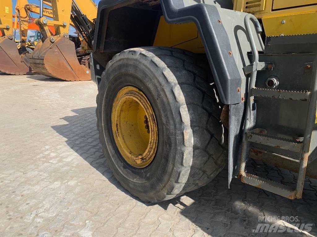 Komatsu WA 320-5H Колесни товарачи