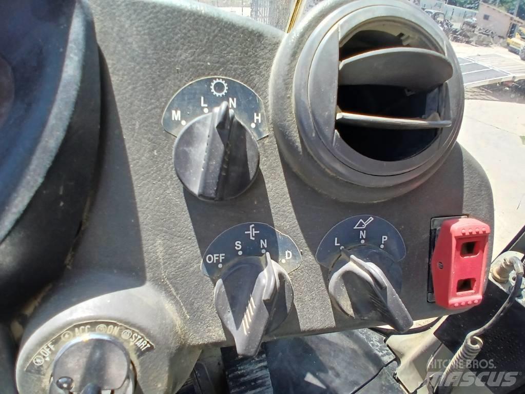 Hitachi ZW 310 Колесни товарачи