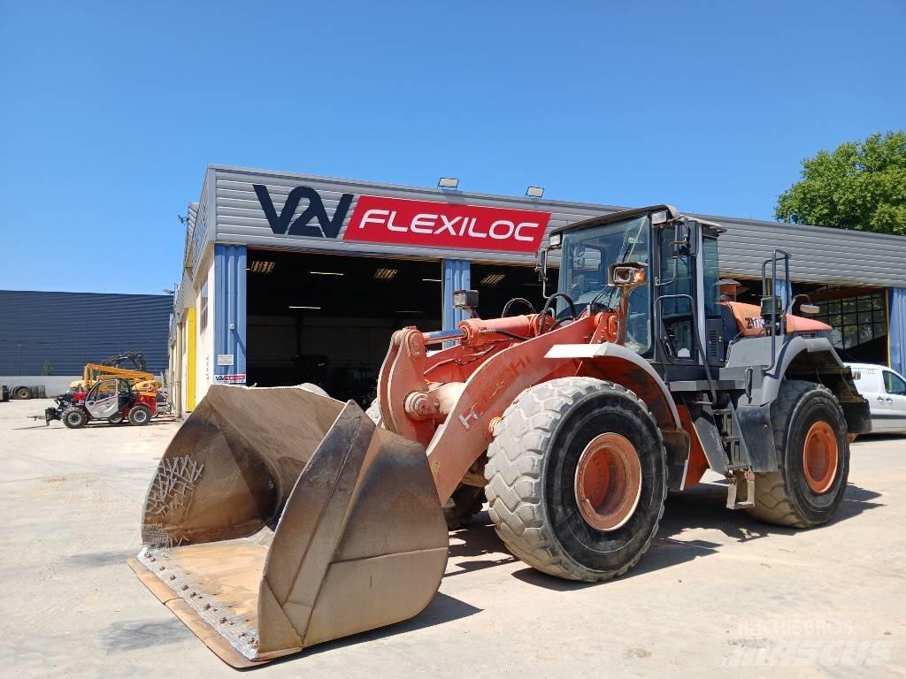Hitachi ZW 310 Колесни товарачи