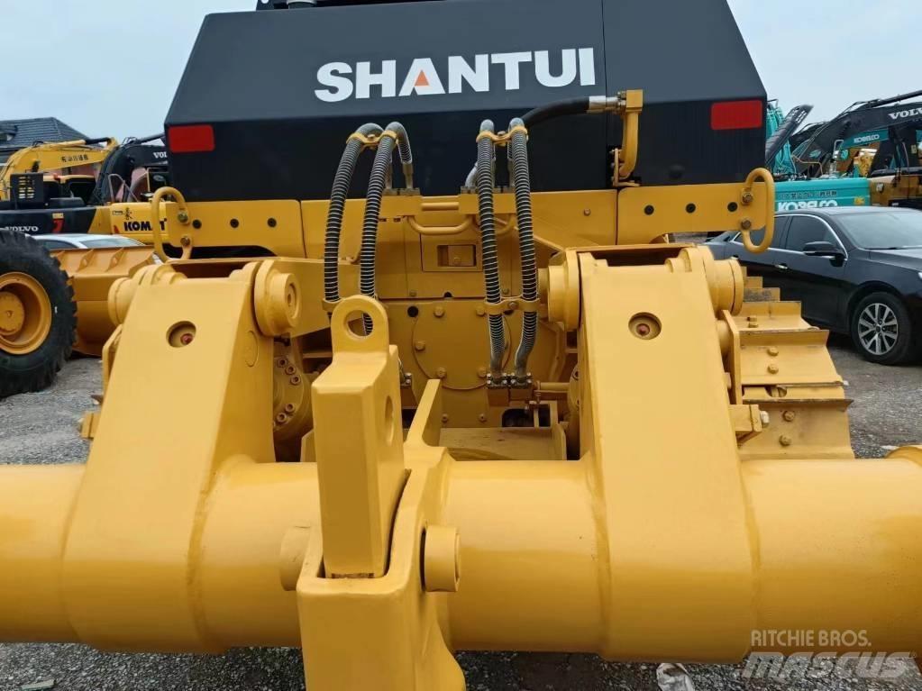 Shantui D22 Верижни булдозери
