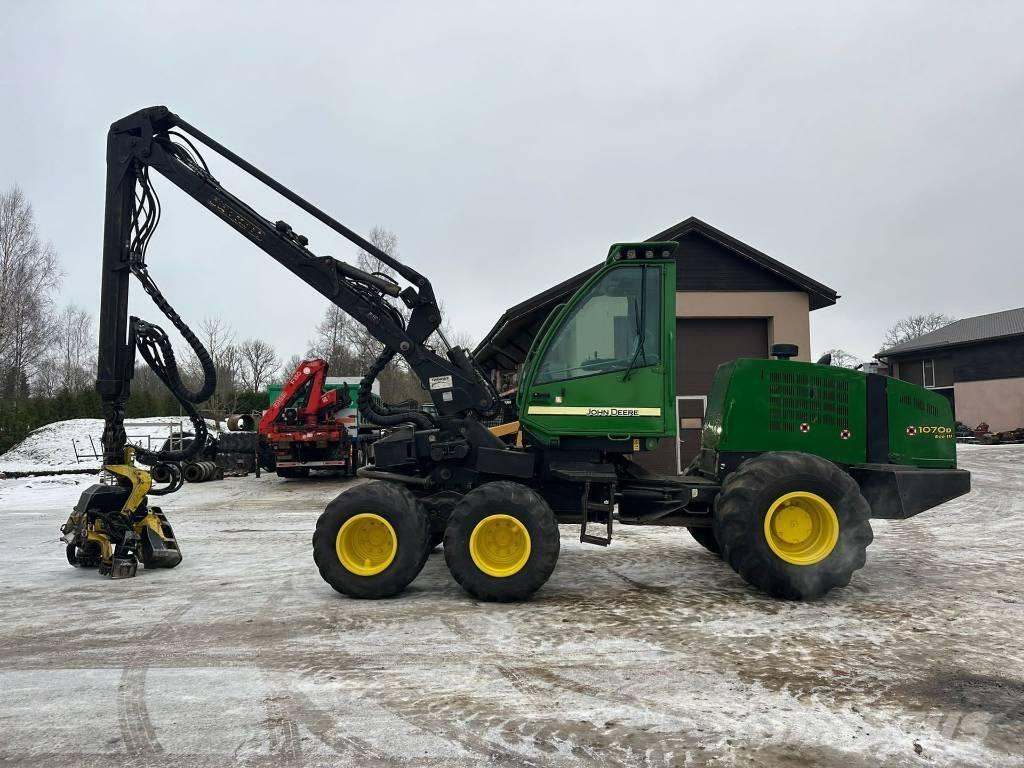 John Deere 1070 D Харвестери