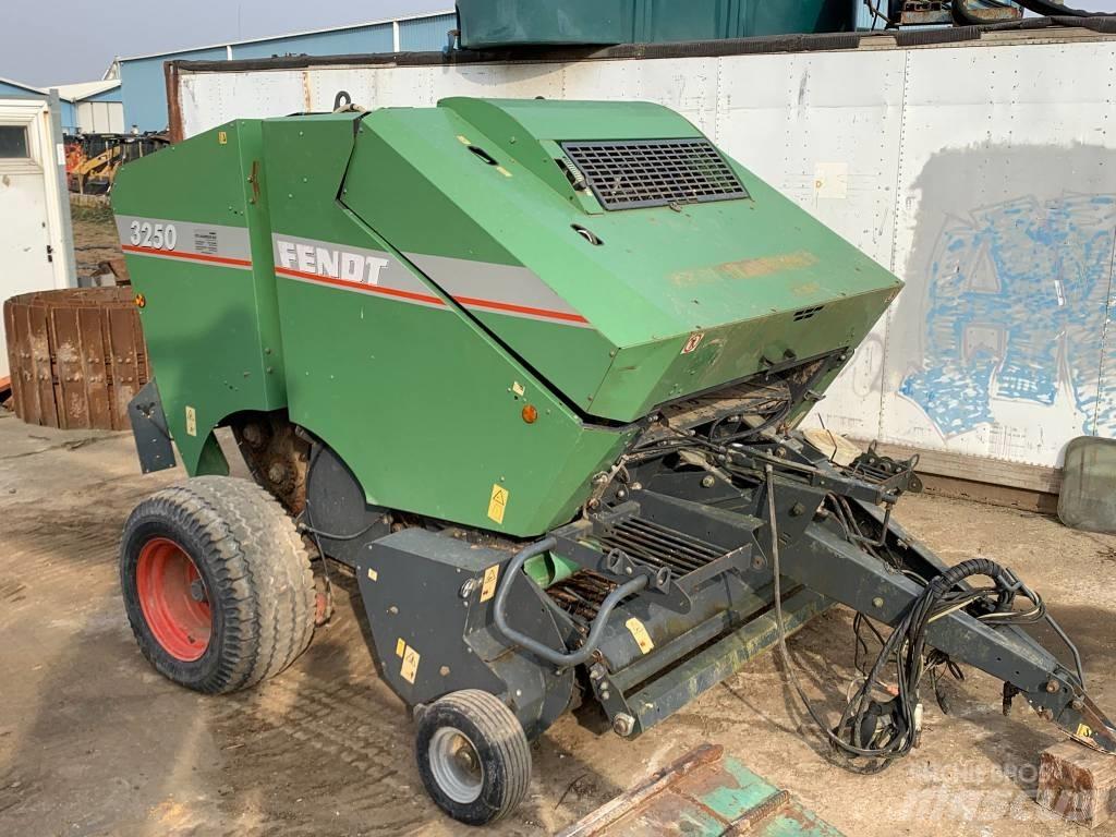 Fendt 3250 Сламопреси за кръгли бали
