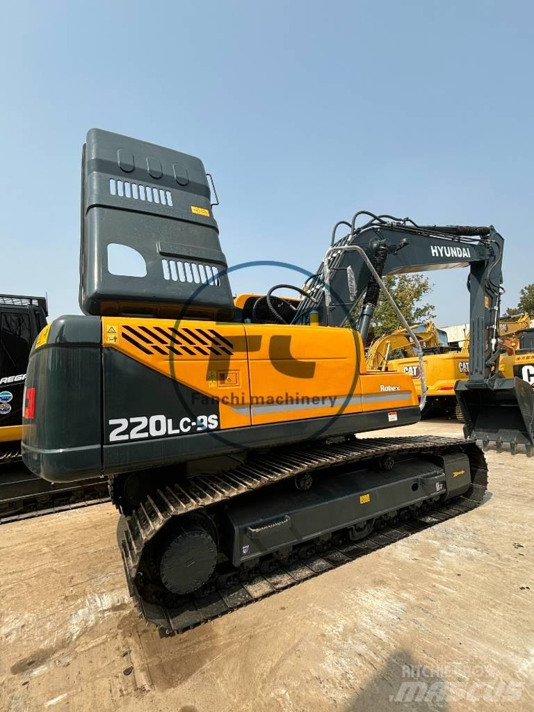 Hyundai 220LC Средни екскаватори 7т - 12т