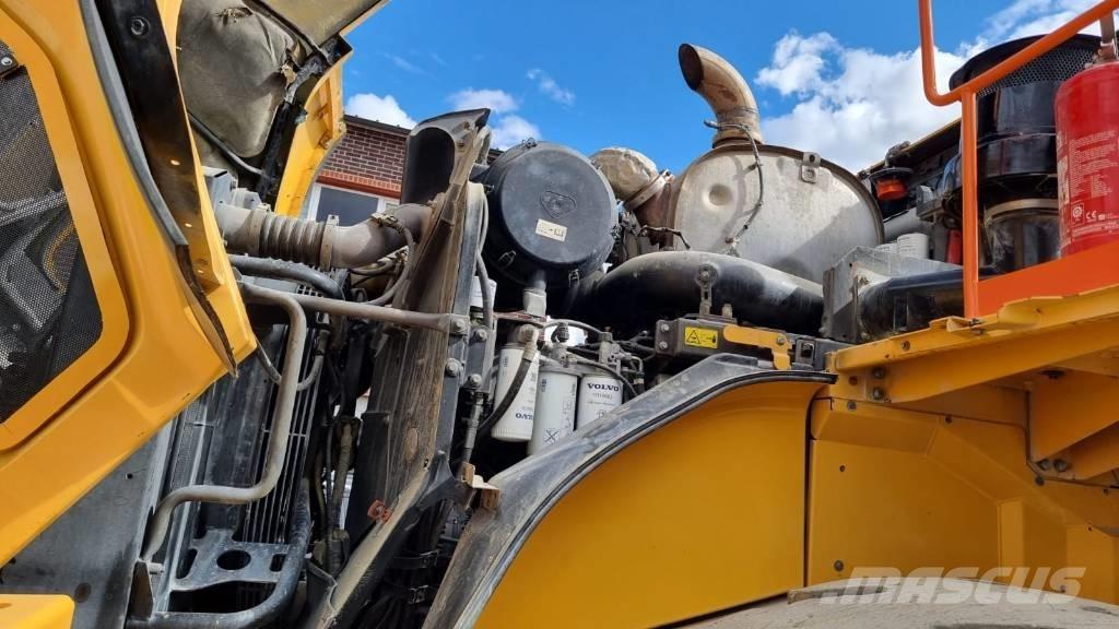 Volvo L 260 H Колесни товарачи