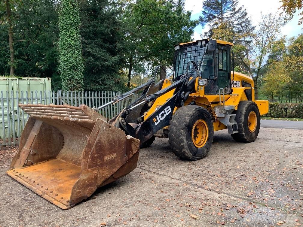 JCB 437 HT Колесни товарачи