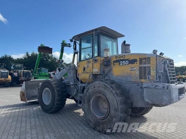 Komatsu WA 250-5 Колесни товарачи