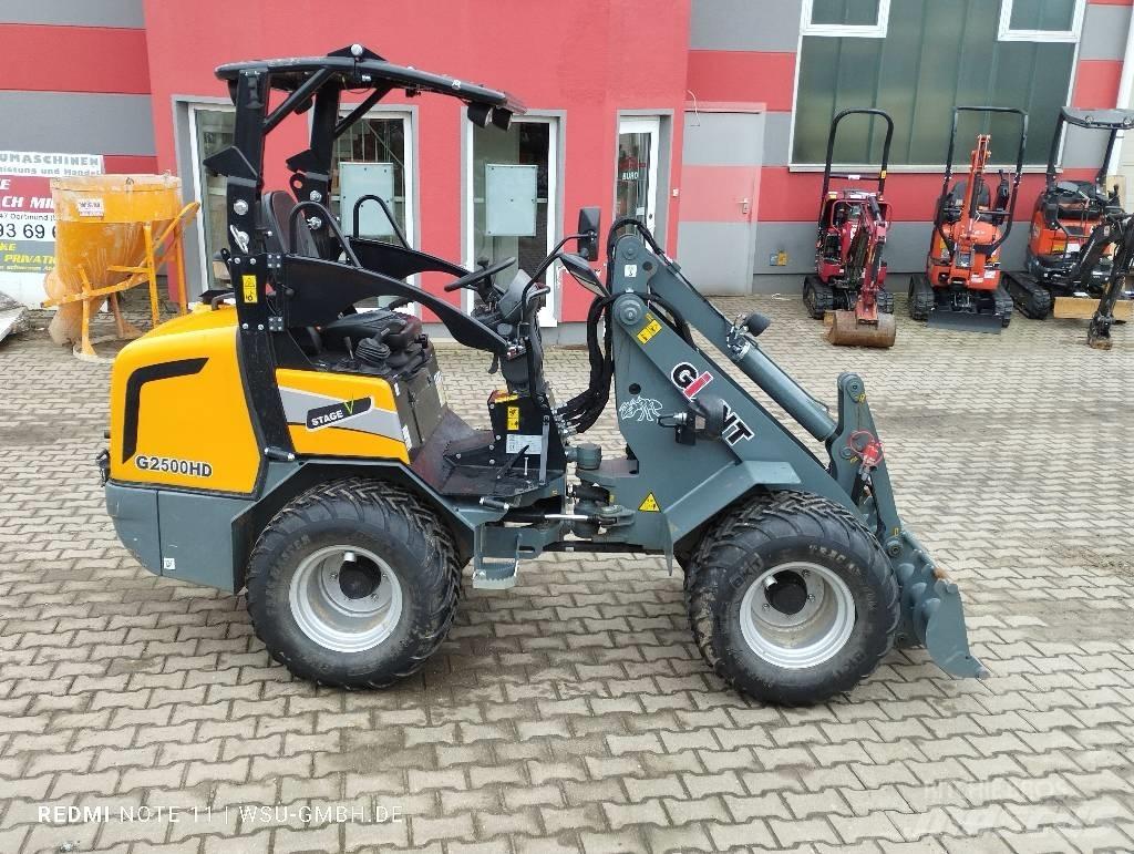 GiANT G2500 HD Челни товарачи и багери