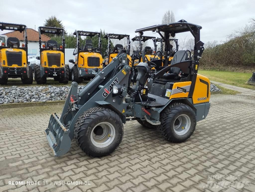 GiANT G2500 HD Челни товарачи и багери