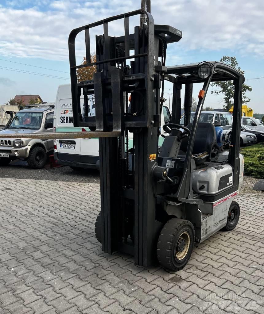 Nissan PD01A18PQ Камиони с АГУ
