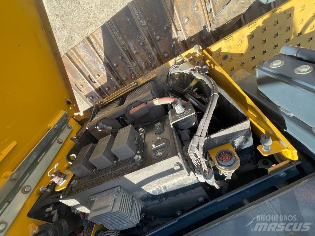 DEERE 700K Верижни булдозери
