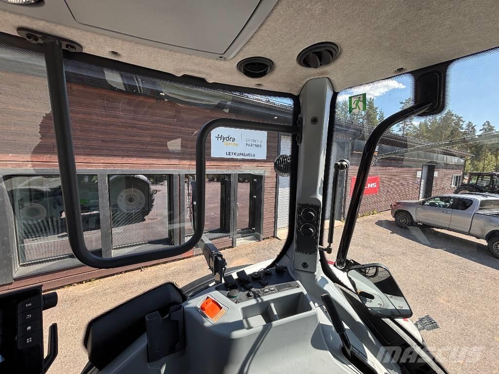Valtra Q 305 Трактори